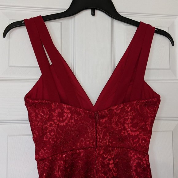 Homecoming Dress - Red Lace Form Fitting  with V Front Glitter & Lace  - Size 7 - Picture 13 of 16